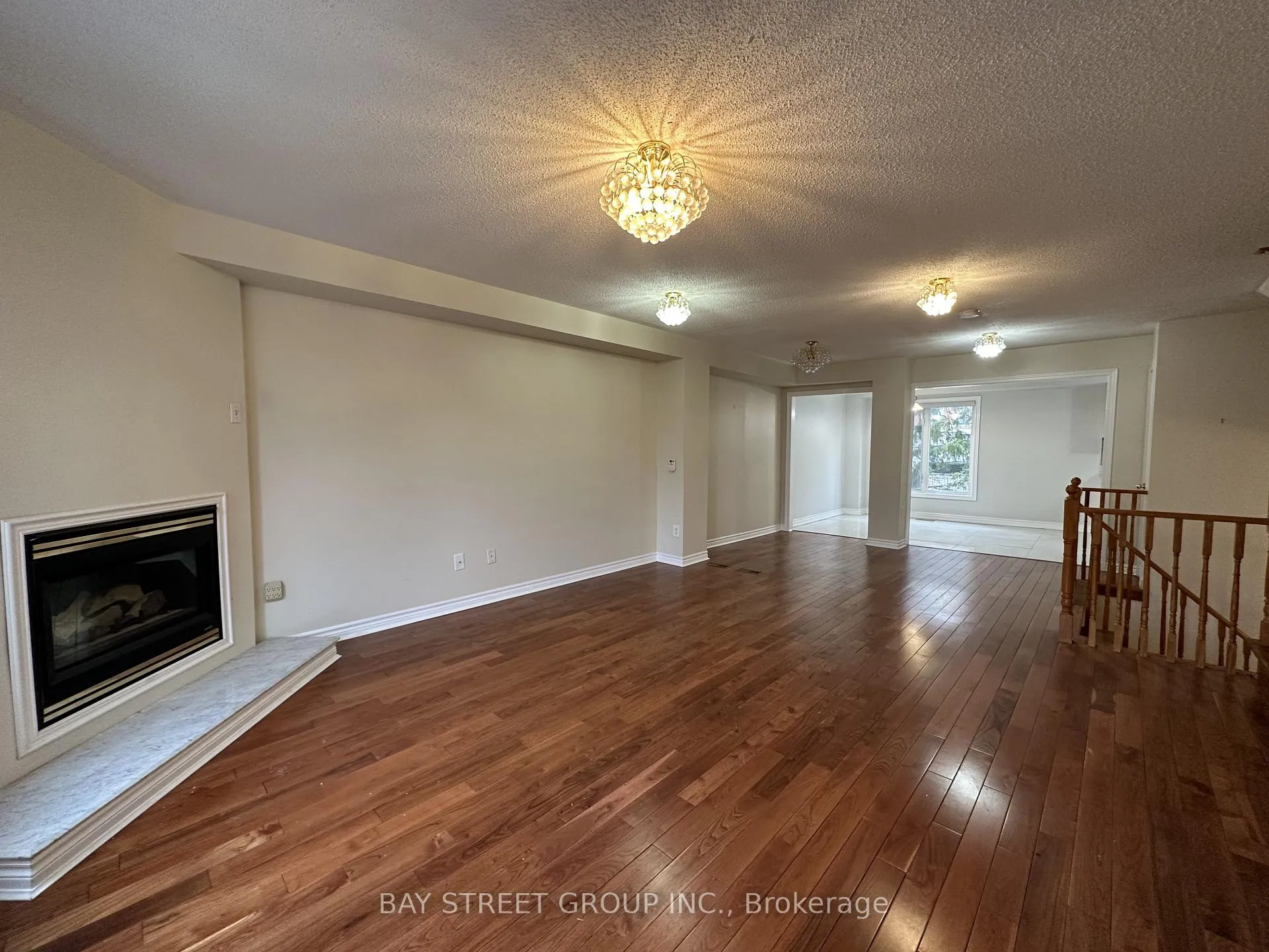 Photo 7 of 152 Leitchcroft Crescent, Markham, Commerce Valley — HOMEH