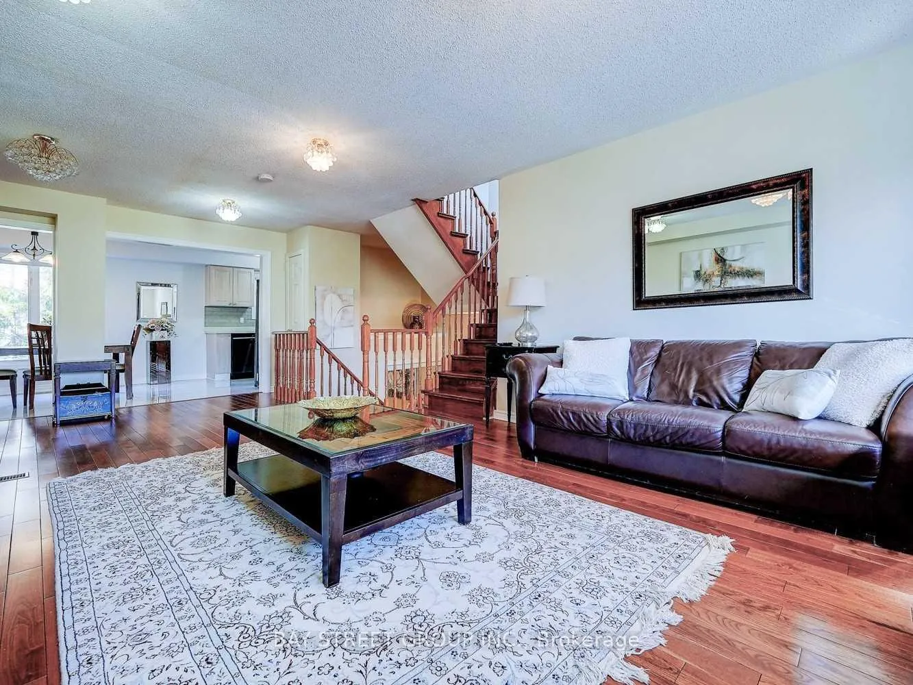 Photo 8 of 152 Leitchcroft Crescent, Markham, Commerce Valley — HOMEH