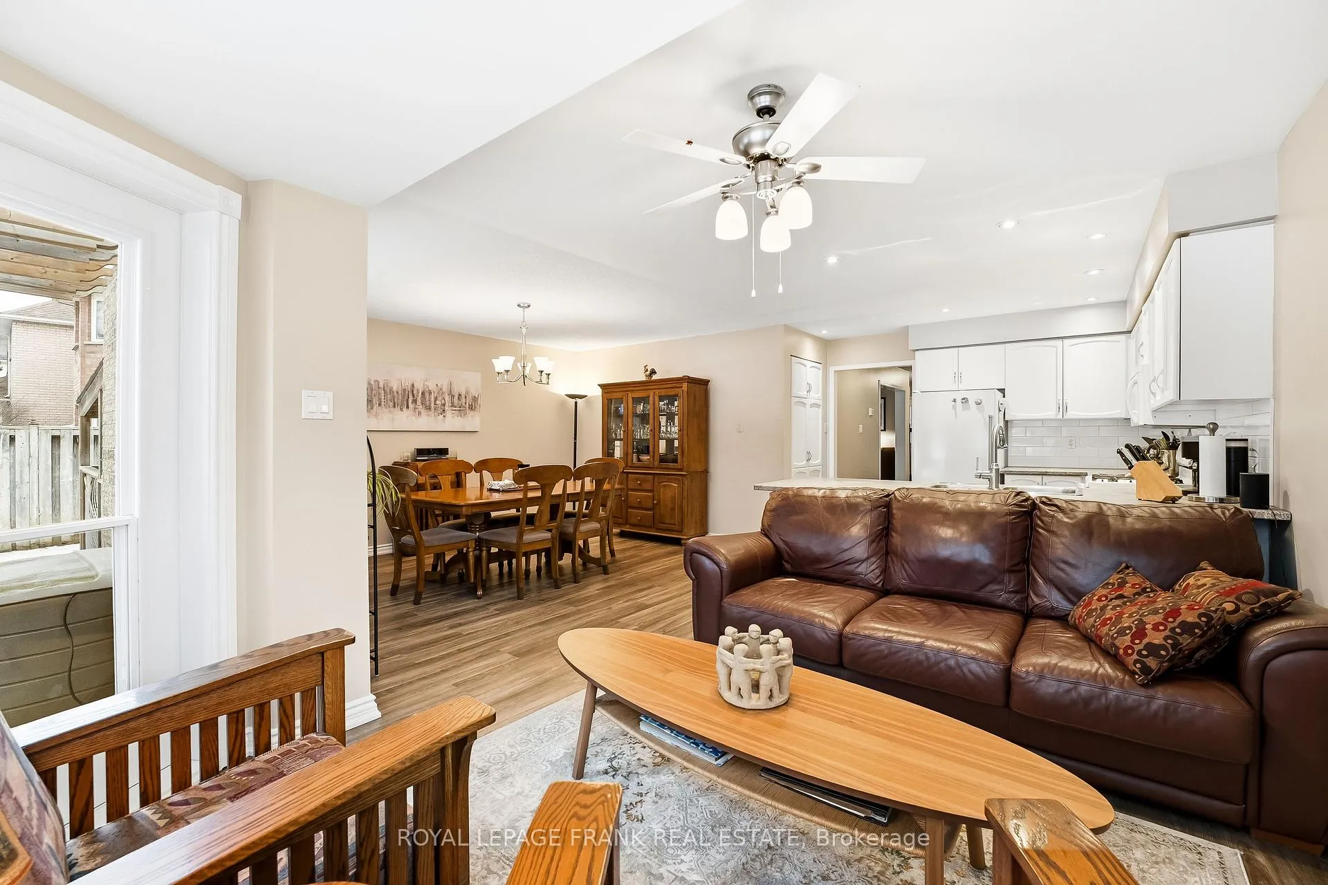 Photo 11 of 63 Farncomb Crescent, Clarington, Bowmanville — HOMEH