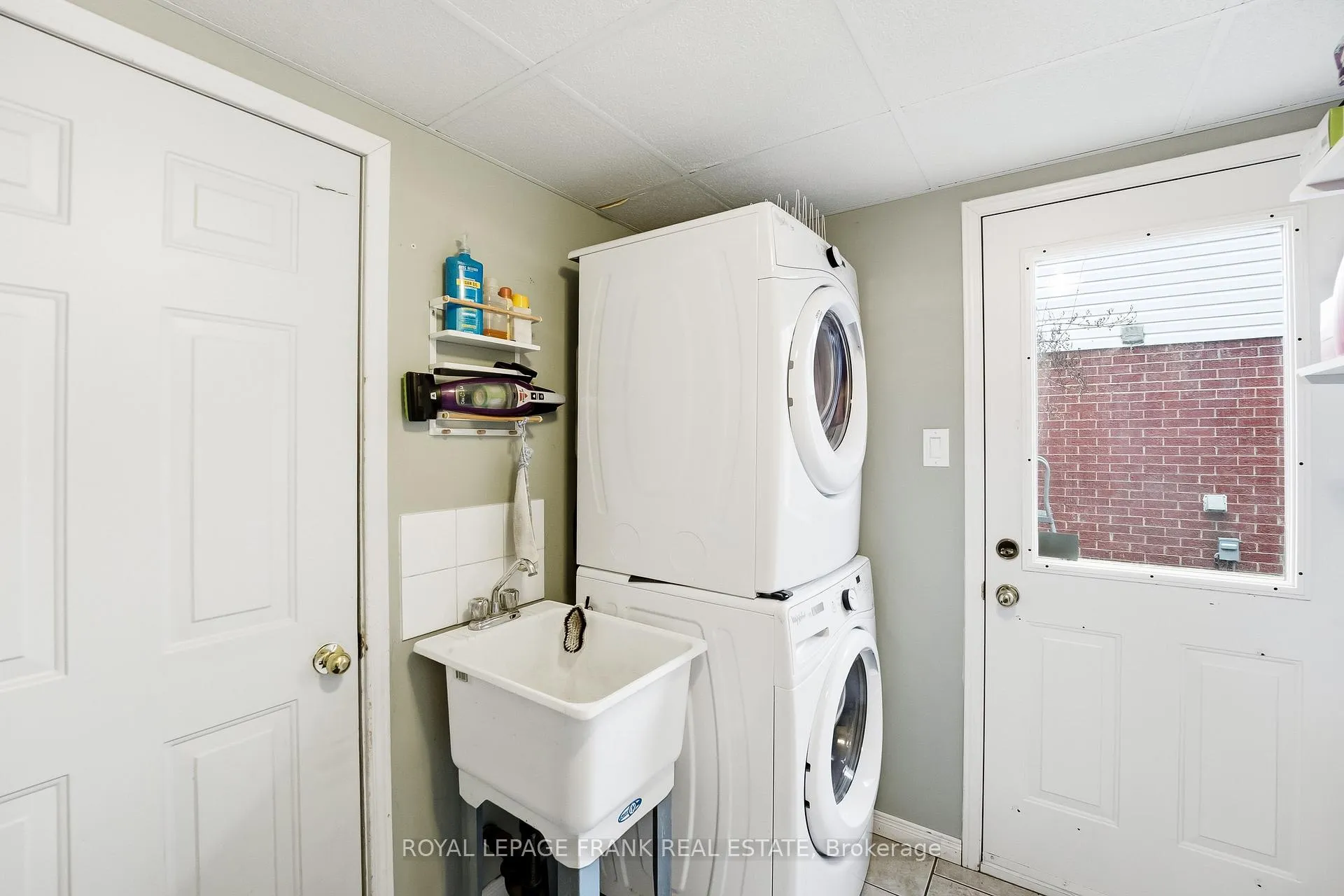 Photo 14 of 63 Farncomb Crescent, Clarington, Bowmanville — HOMEH