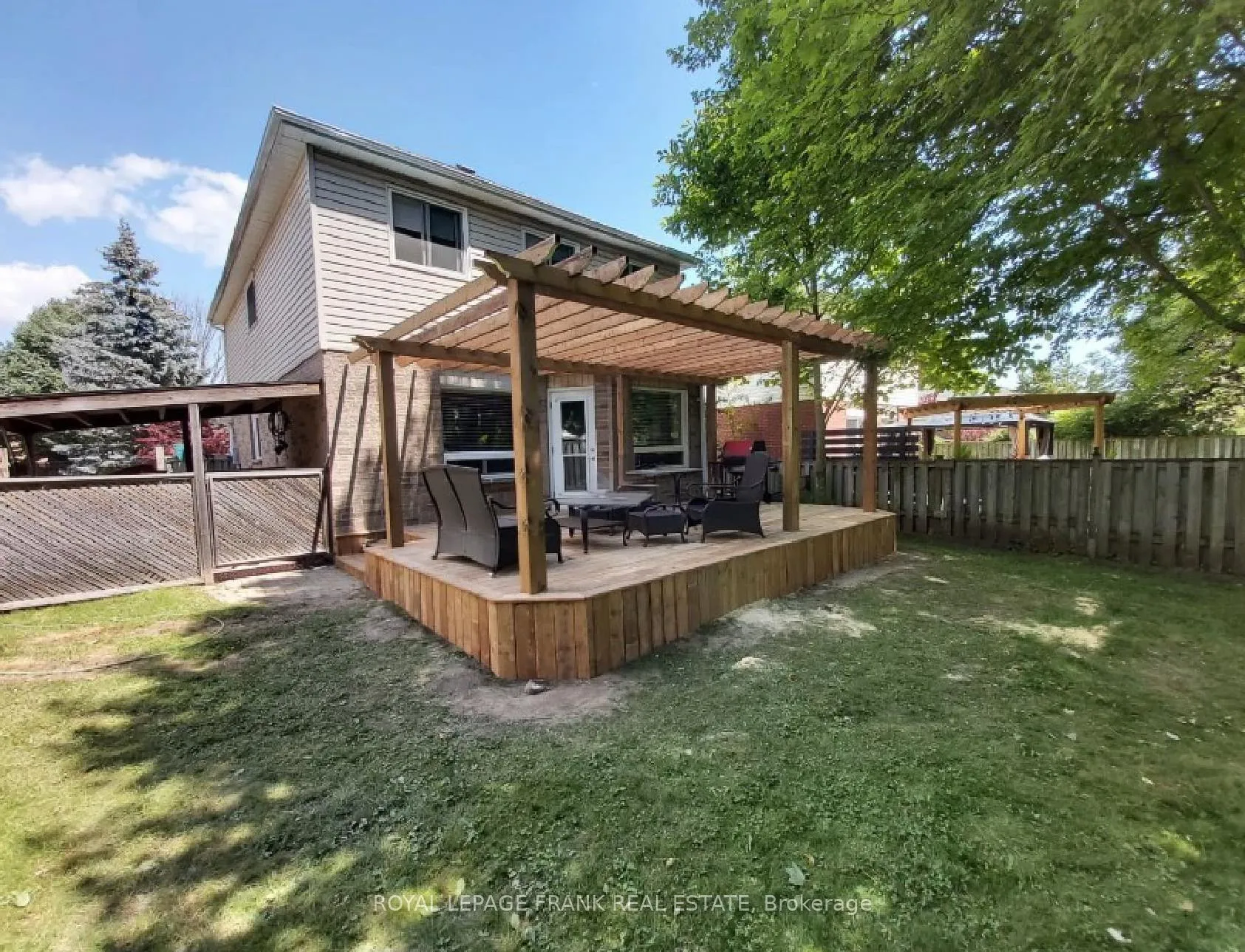 Photo 32 of 63 Farncomb Crescent, Clarington, Bowmanville — HOMEH