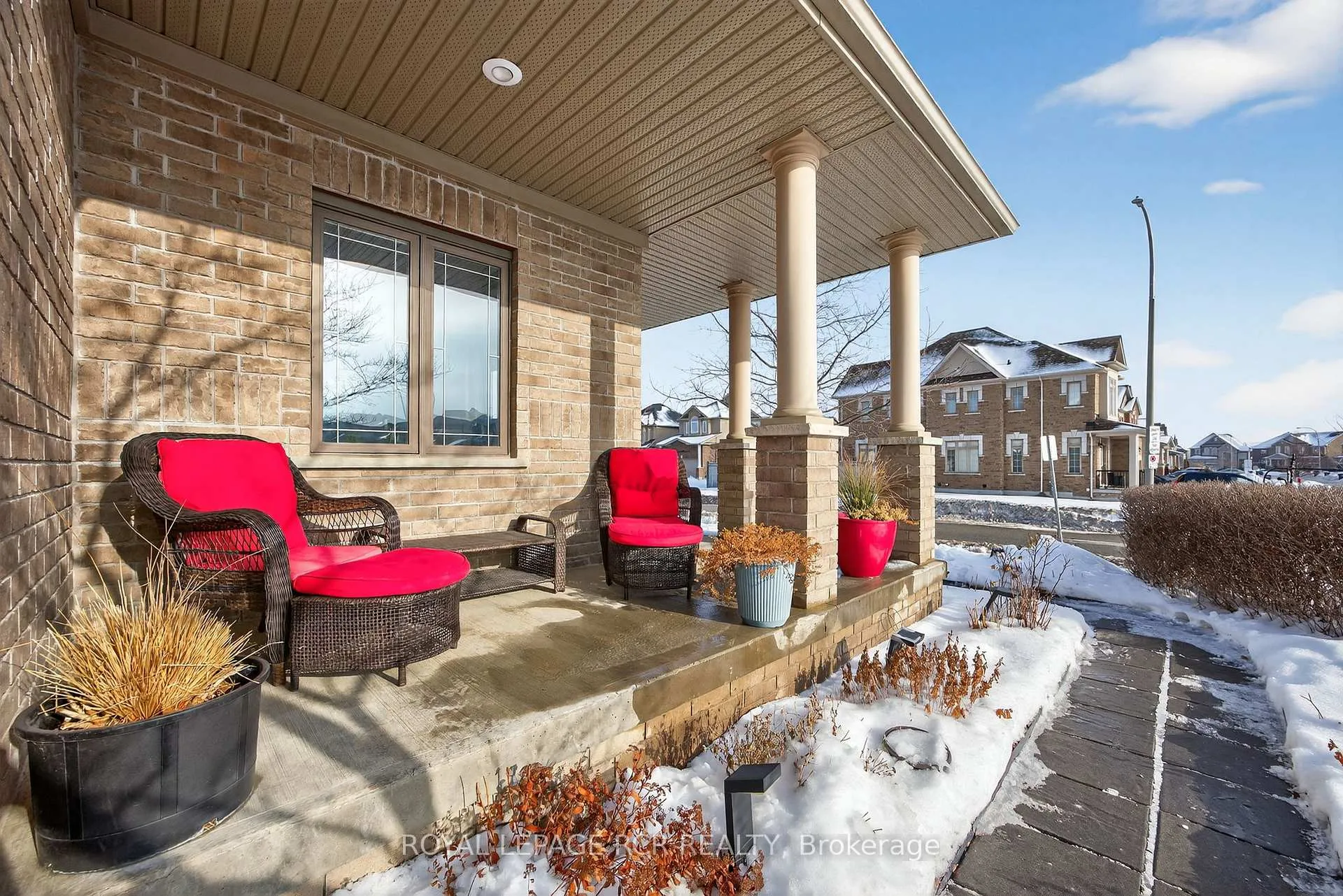 Photo 4 of 2 Irwin Crescent, New Tecumseth, Alliston — HOMEH