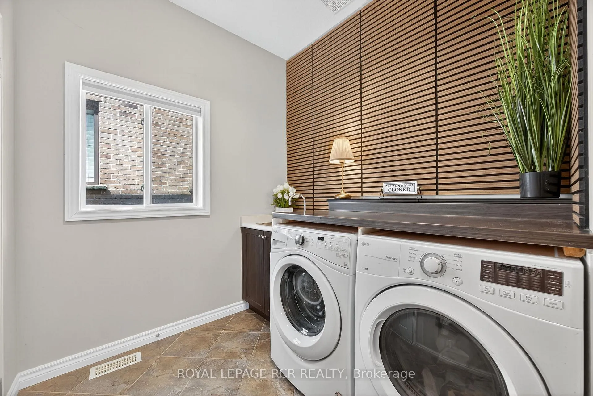 Photo 19 of 2 Irwin Crescent, New Tecumseth, Alliston — HOMEH