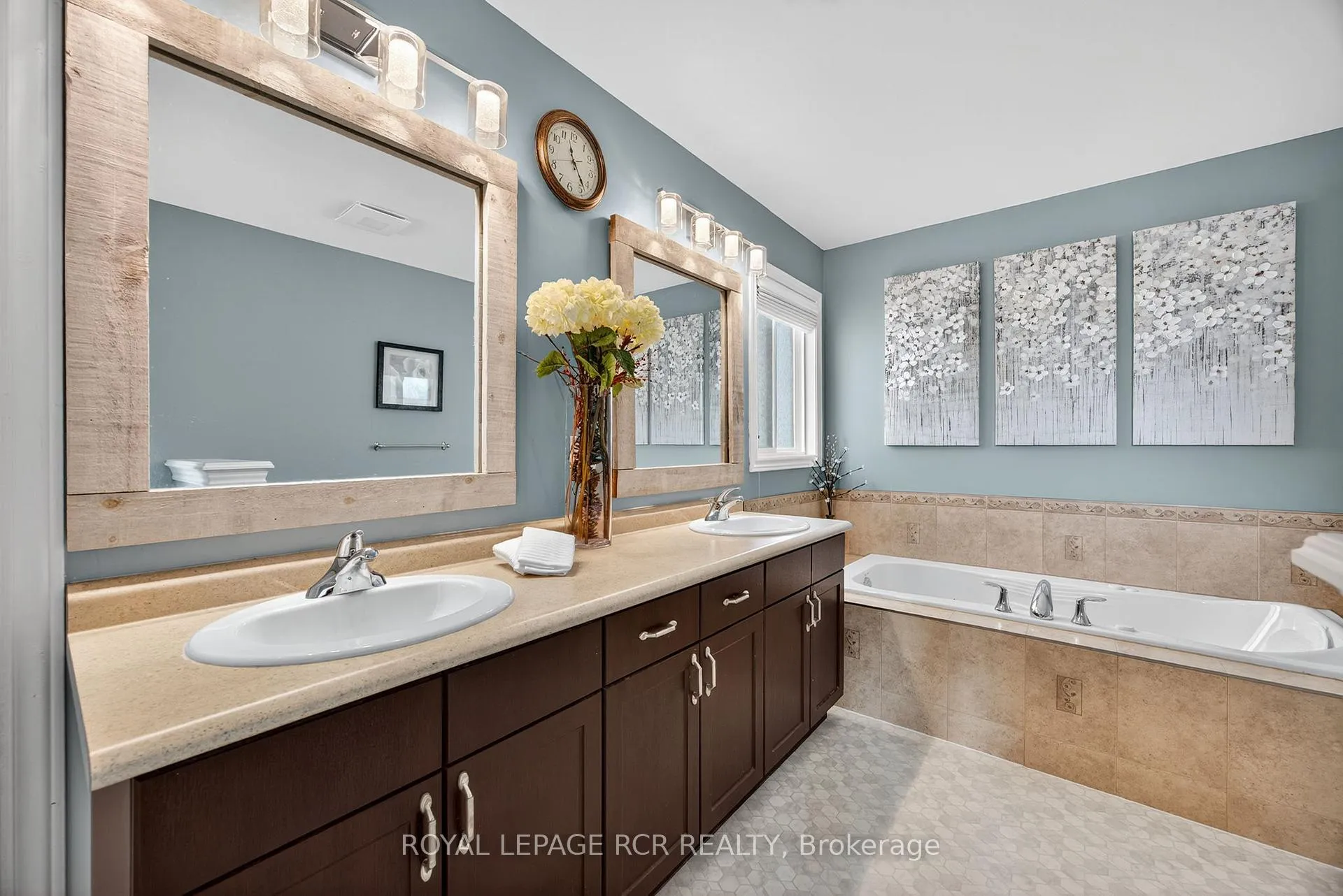 Photo 25 of 2 Irwin Crescent, New Tecumseth, Alliston — HOMEH