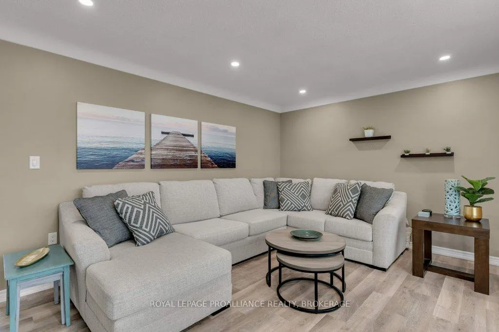Photo 5 of 50 Princeton Place, Loyalist, Amherstview — HOMEH