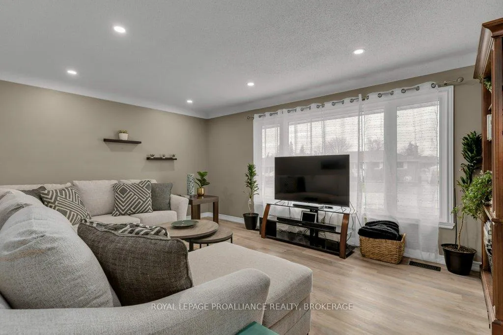 Photo 6 of 50 Princeton Place, Loyalist, Amherstview — HOMEH
