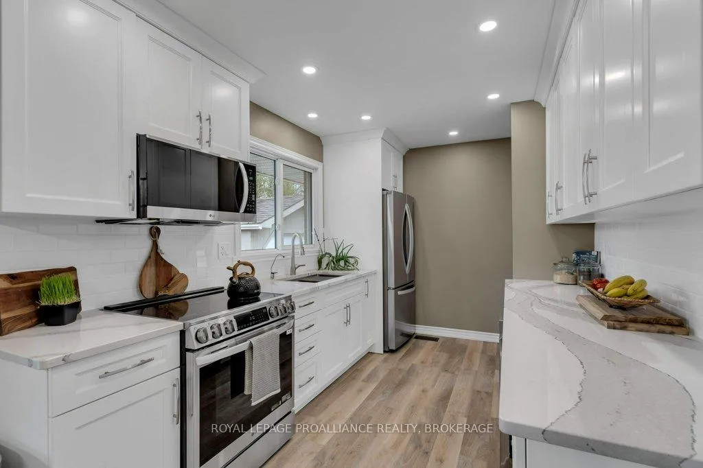 Photo 11 of 50 Princeton Place, Loyalist, Amherstview — HOMEH