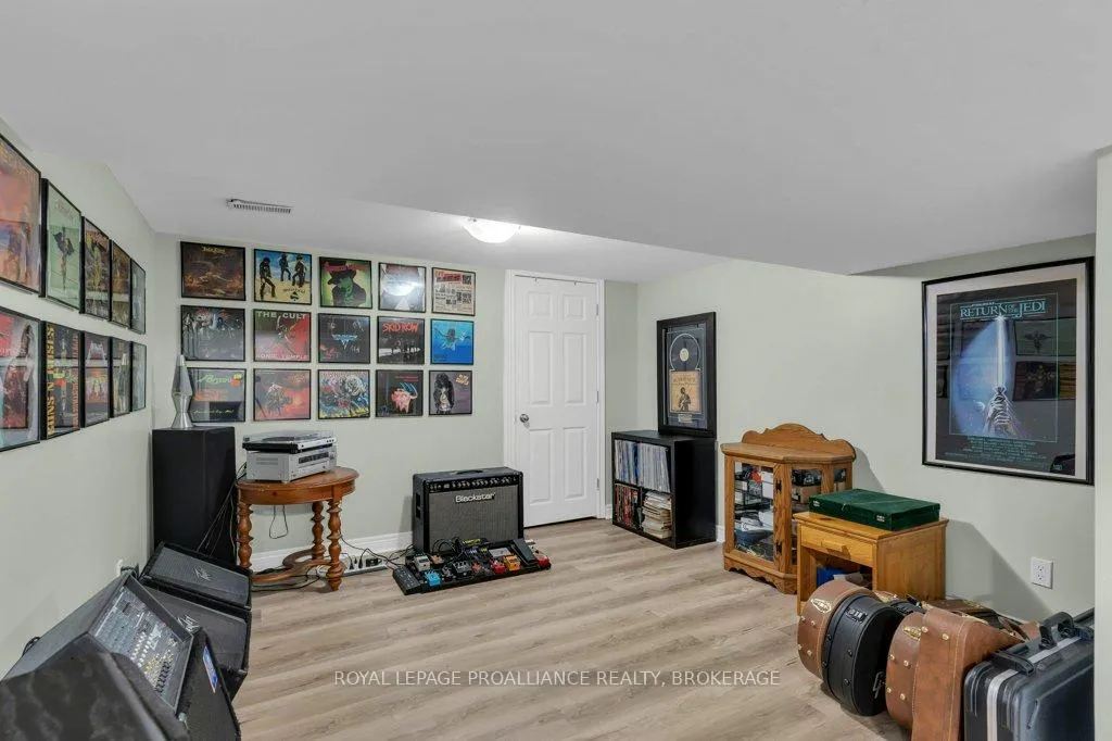 Photo 32 of 50 Princeton Place, Loyalist, Amherstview — HOMEH
