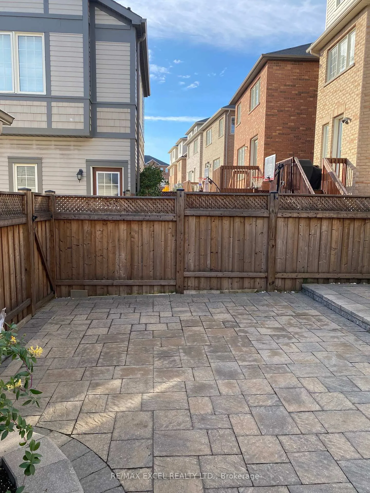 Photo 3 of 15 Duncan Road, Markham, Cornell — HOMEH