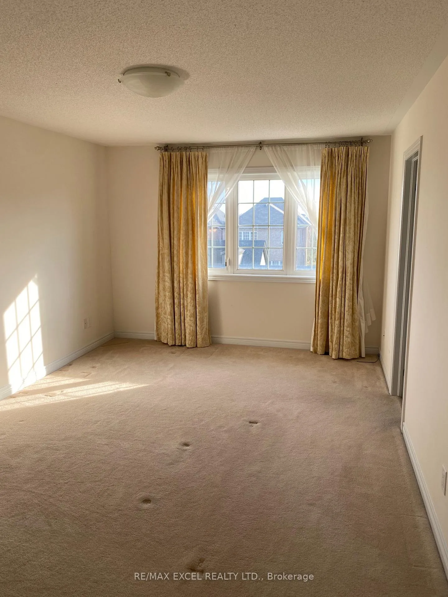 Photo 16 of 15 Duncan Road, Markham, Cornell — HOMEH