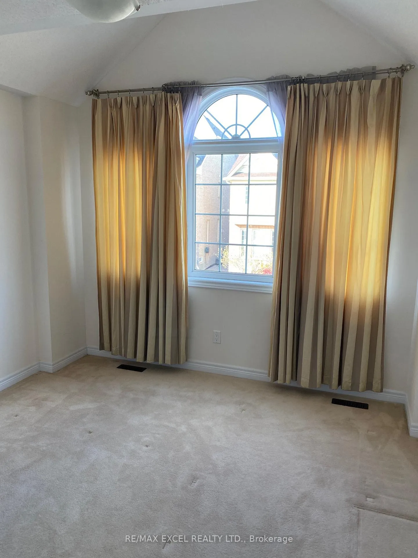 Photo 23 of 15 Duncan Road, Markham, Cornell — HOMEH