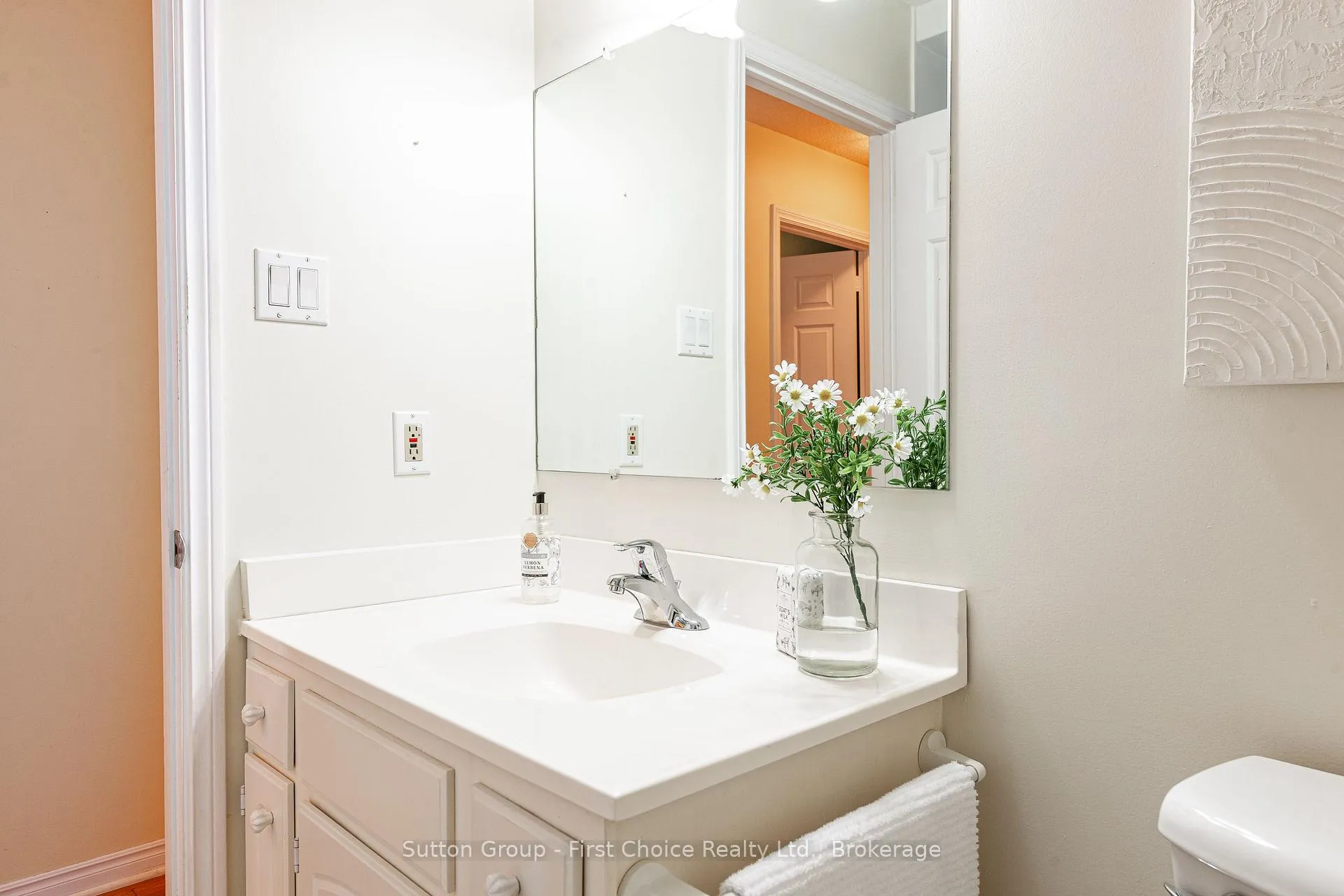 Photo 15 of 142 Kenner Crescent, Stratford — HOMEH
