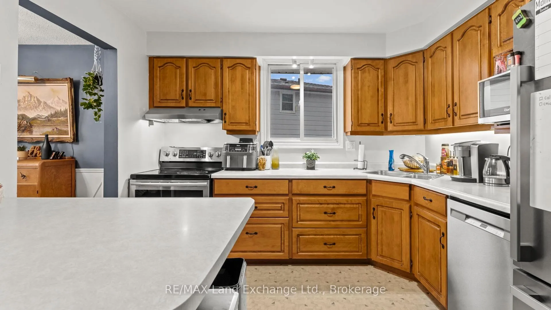 Photo 10 of 716 Palmateer Drive, Kincardine — HOMEH