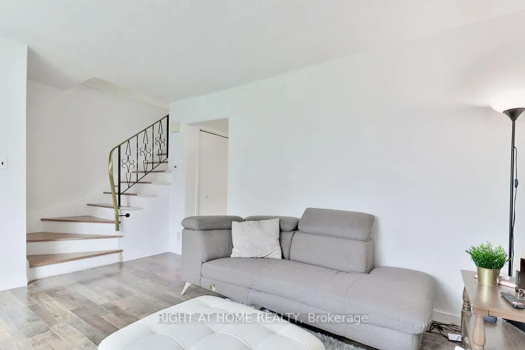 Photo 7 of 5 Prince Paul Crescent, St. Catharines, Lakeport — HOMEH