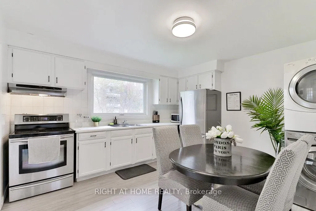 Photo 10 of 5 Prince Paul Crescent, St. Catharines, Lakeport — HOMEH