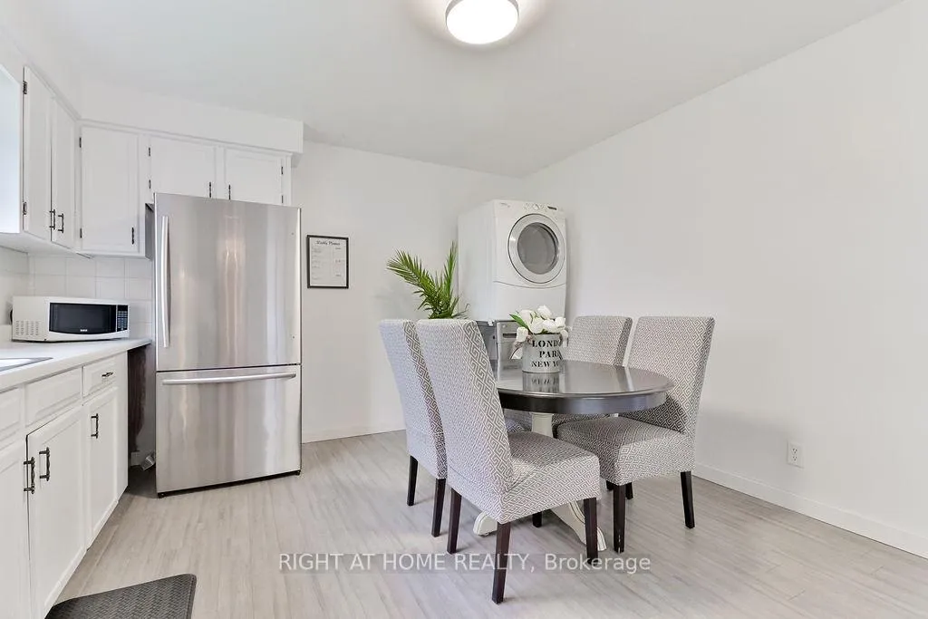 Photo 12 of 5 Prince Paul Crescent, St. Catharines, Lakeport — HOMEH