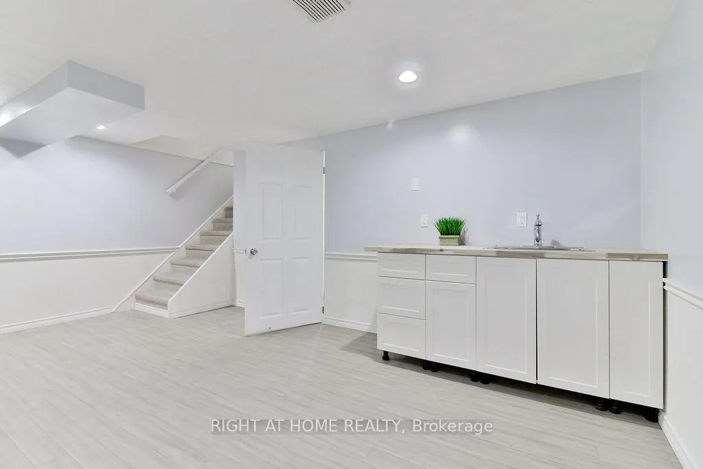 Photo 22 of 5 Prince Paul Crescent, St. Catharines, Lakeport — HOMEH