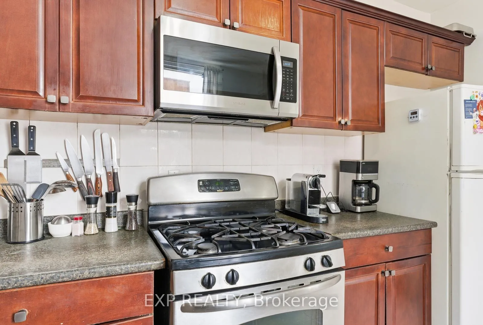 Photo 9 of 20 Muir Avenue, Toronto, Dufferin Grove — HOMEH