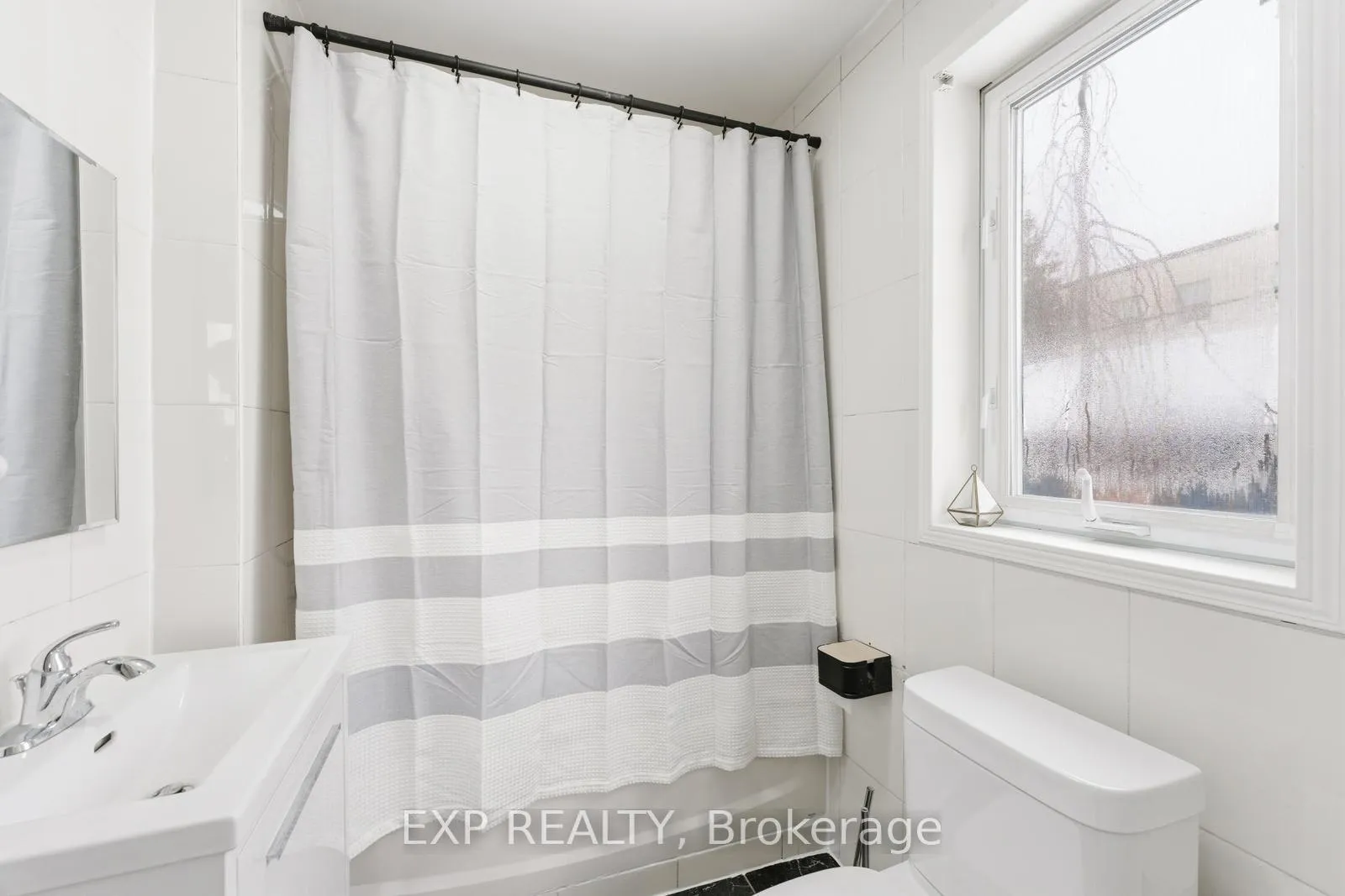 Photo 10 of 20 Muir Avenue, Toronto, Dufferin Grove — HOMEH