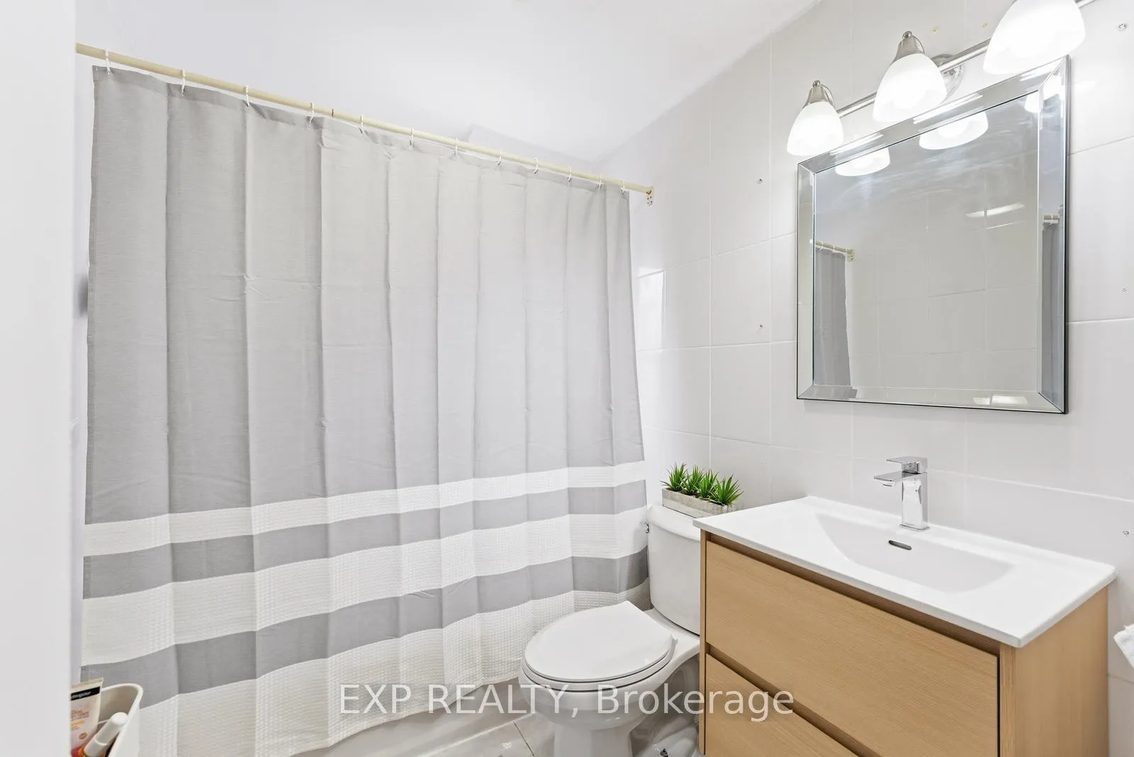 Photo 18 of 20 Muir Avenue, Toronto, Dufferin Grove — HOMEH