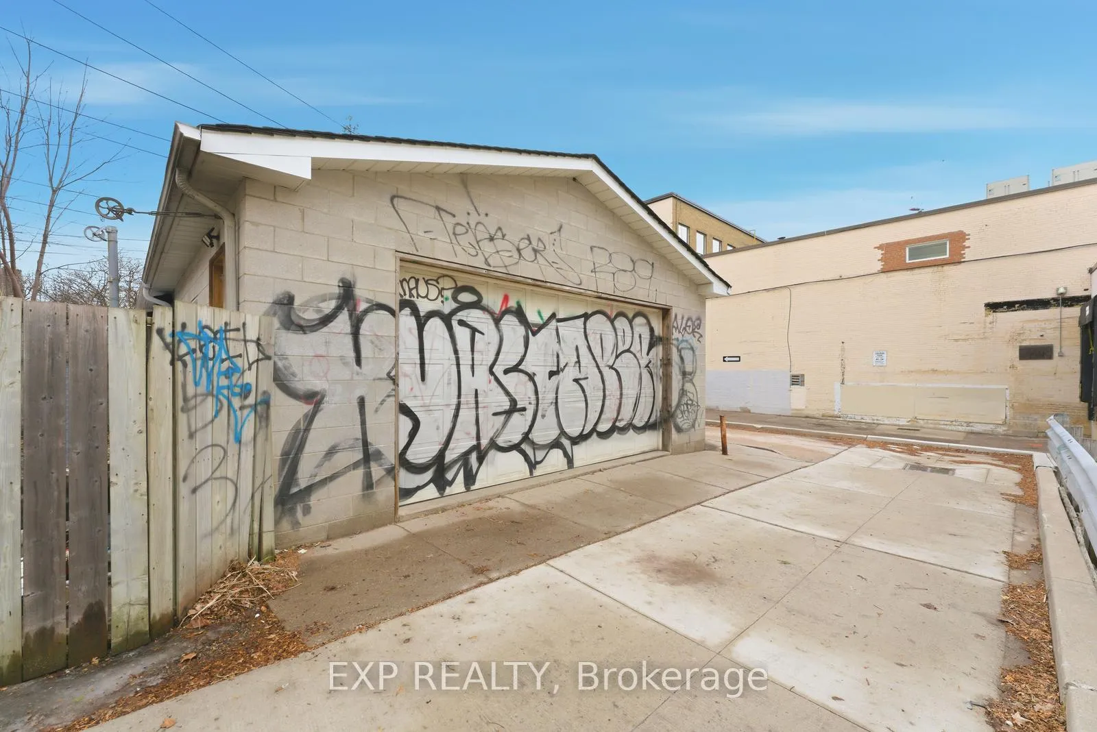 Photo 21 of 20 Muir Avenue, Toronto, Dufferin Grove — HOMEH