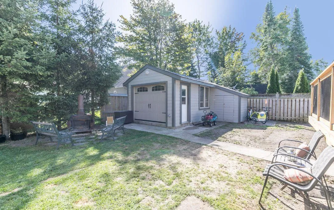 Photo 3 of 7 67TH Street N, Wasaga Beach — HOMEH