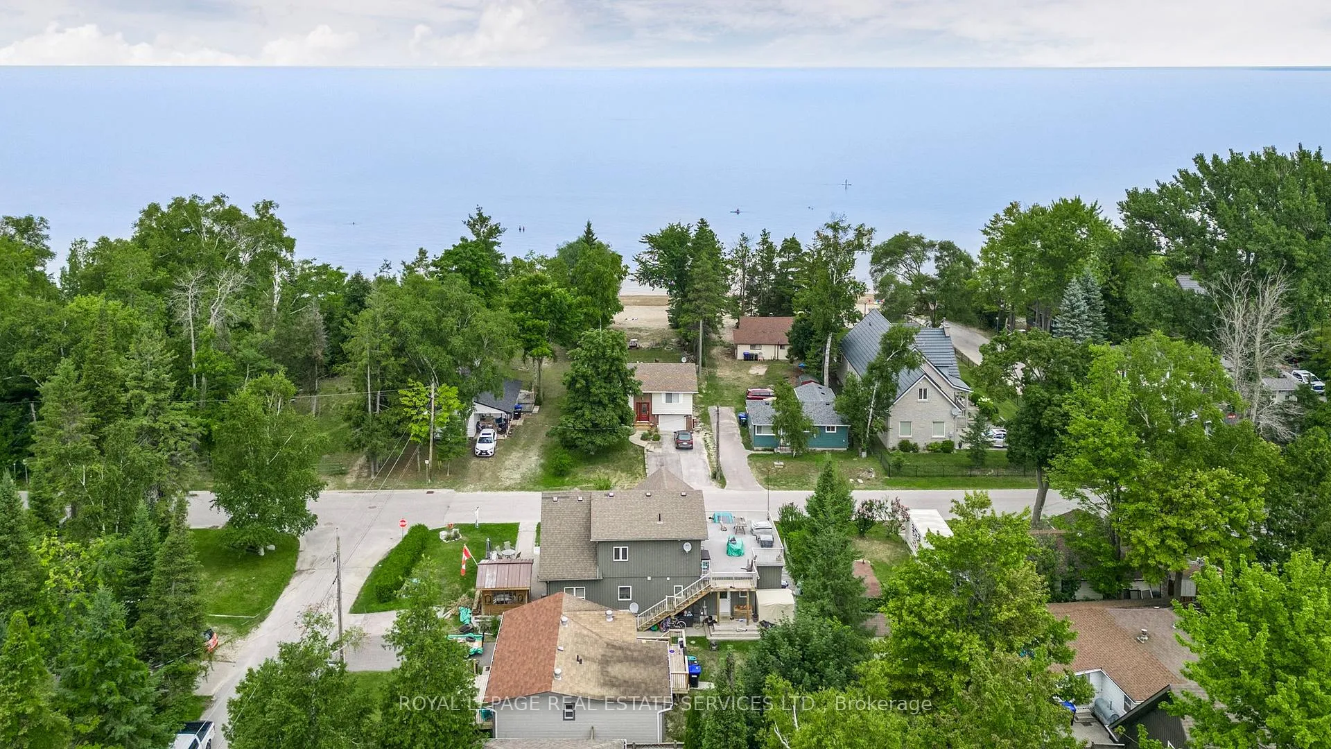 Photo 22 of 7 67TH Street N, Wasaga Beach — HOMEH