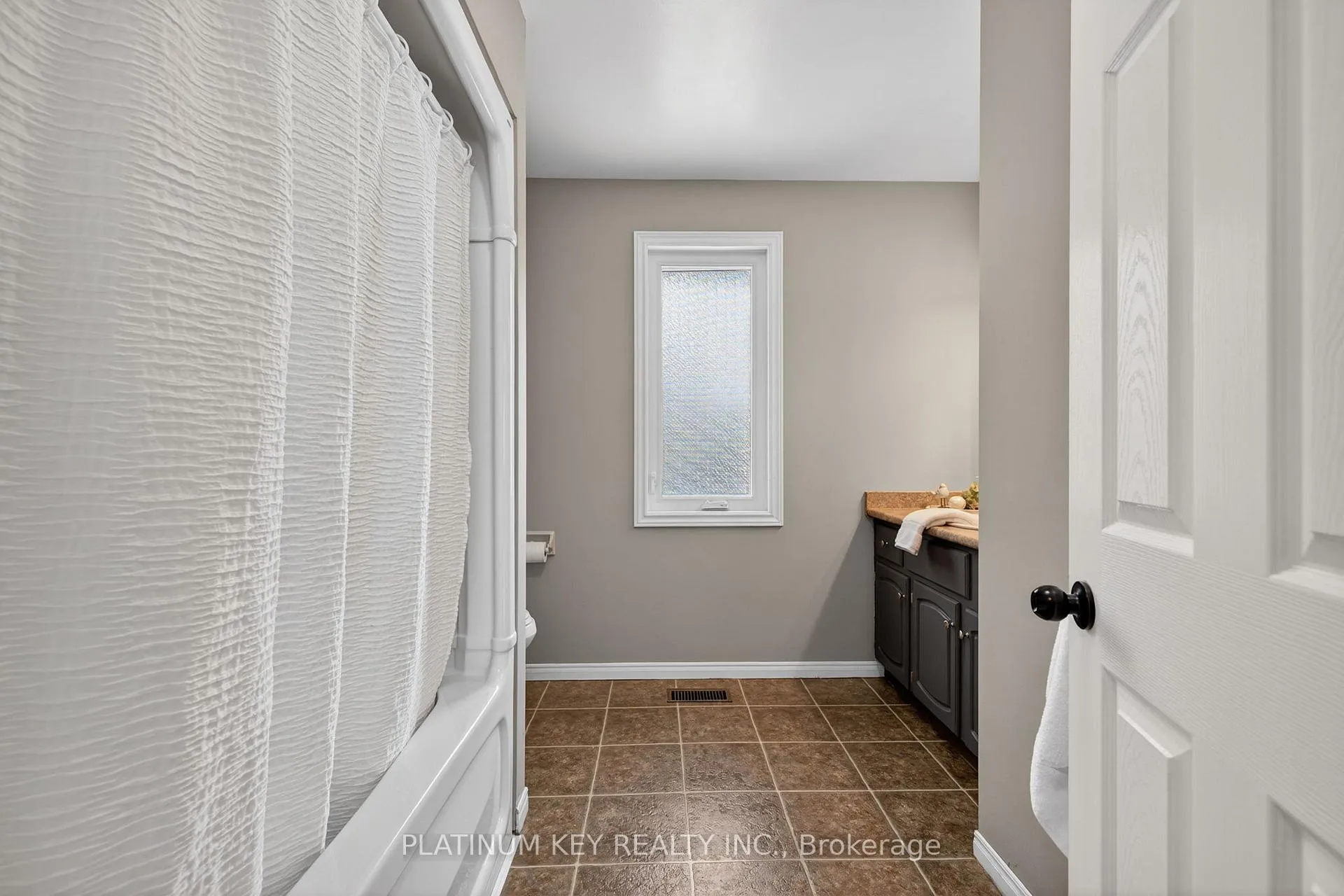 Photo 24 of 65 Wellington Street, Middlesex Centre, Delaware Town — HOMEH