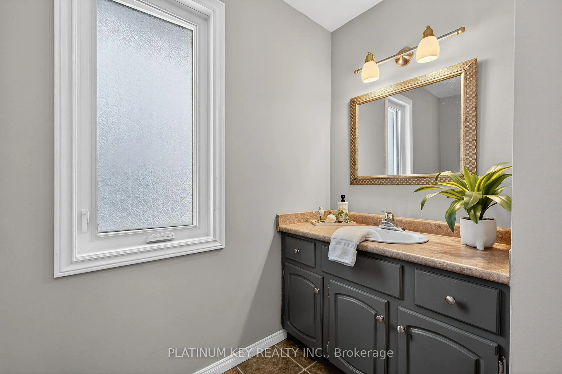 Photo 25 of 65 Wellington Street, Middlesex Centre, Delaware Town — HOMEH