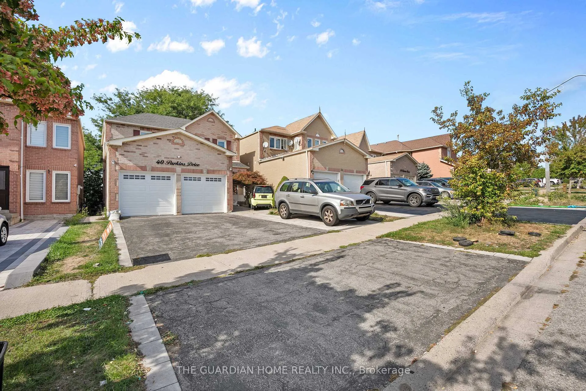 Photo 2 of 40 Parkins Drive, Ajax, Central — HOMEH