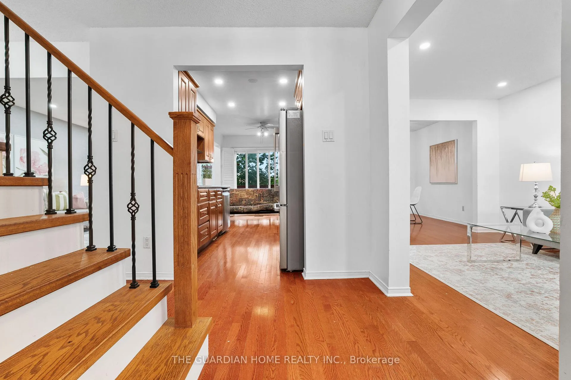 Photo 4 of 40 Parkins Drive, Ajax, Central — HOMEH