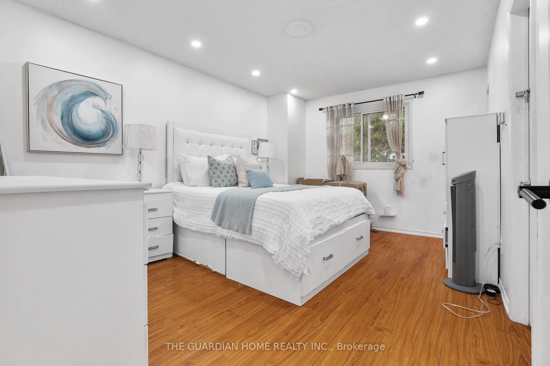 Photo 22 of 40 Parkins Drive, Ajax, Central — HOMEH