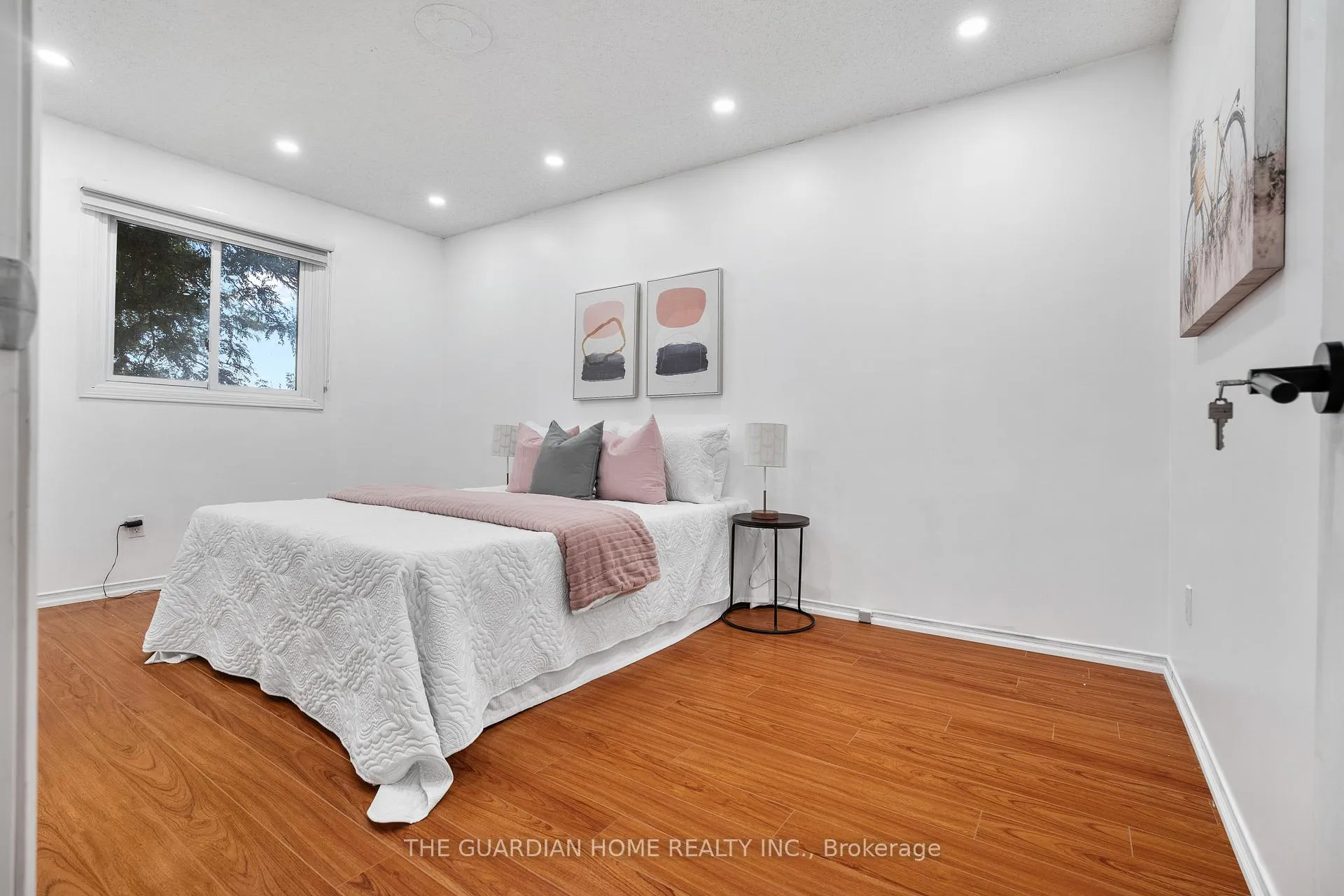 Photo 25 of 40 Parkins Drive, Ajax, Central — HOMEH