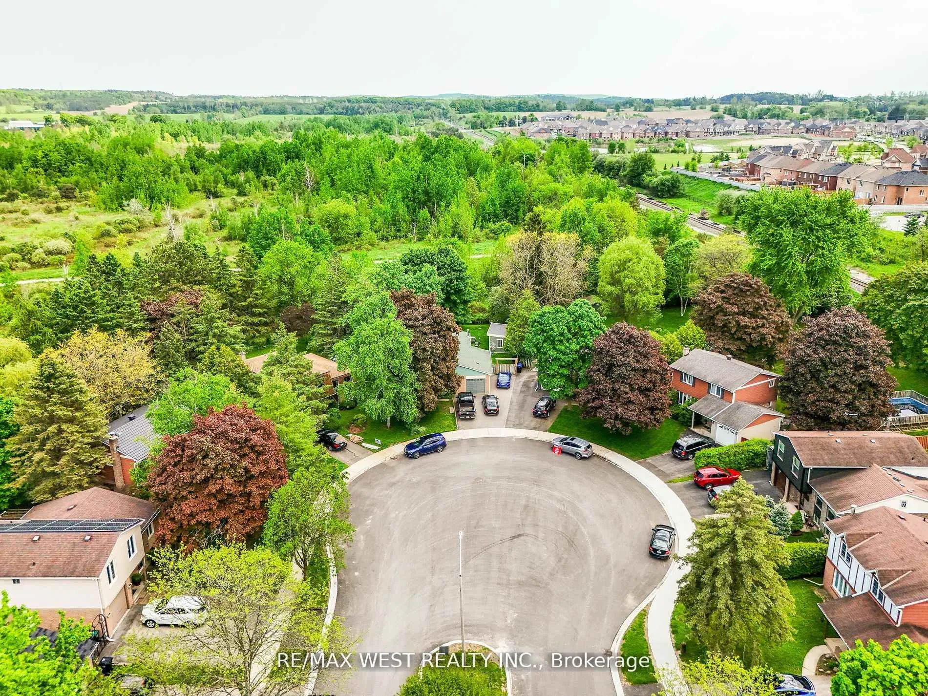 Photo 14 of 83 The Boulevard, New Tecumseth, Tottenham — HOMEH
