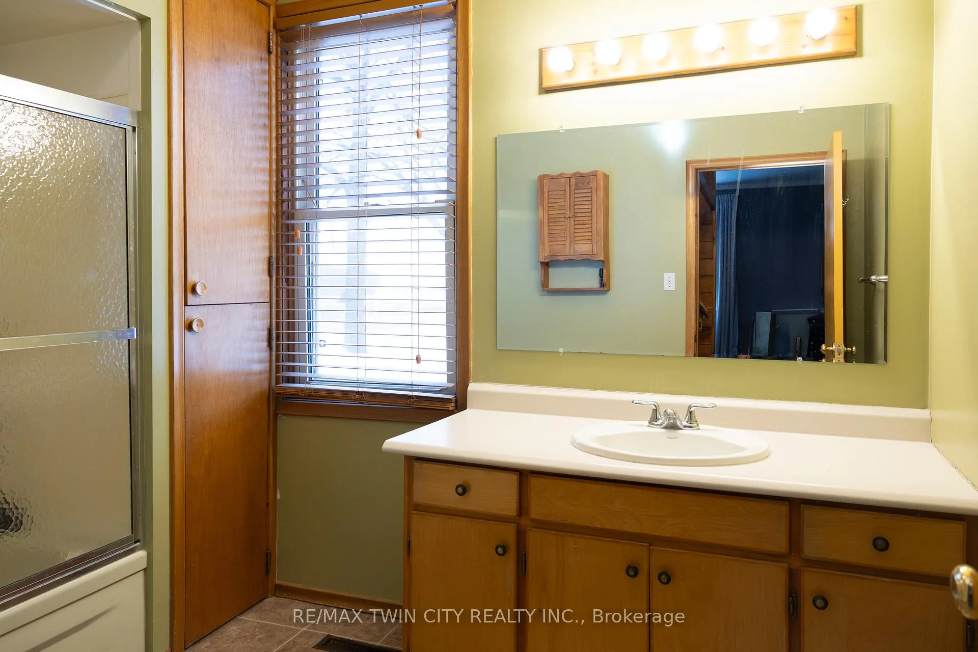 Photo 25 of 159 Golf Links Road, Brant, Burford — HOMEH