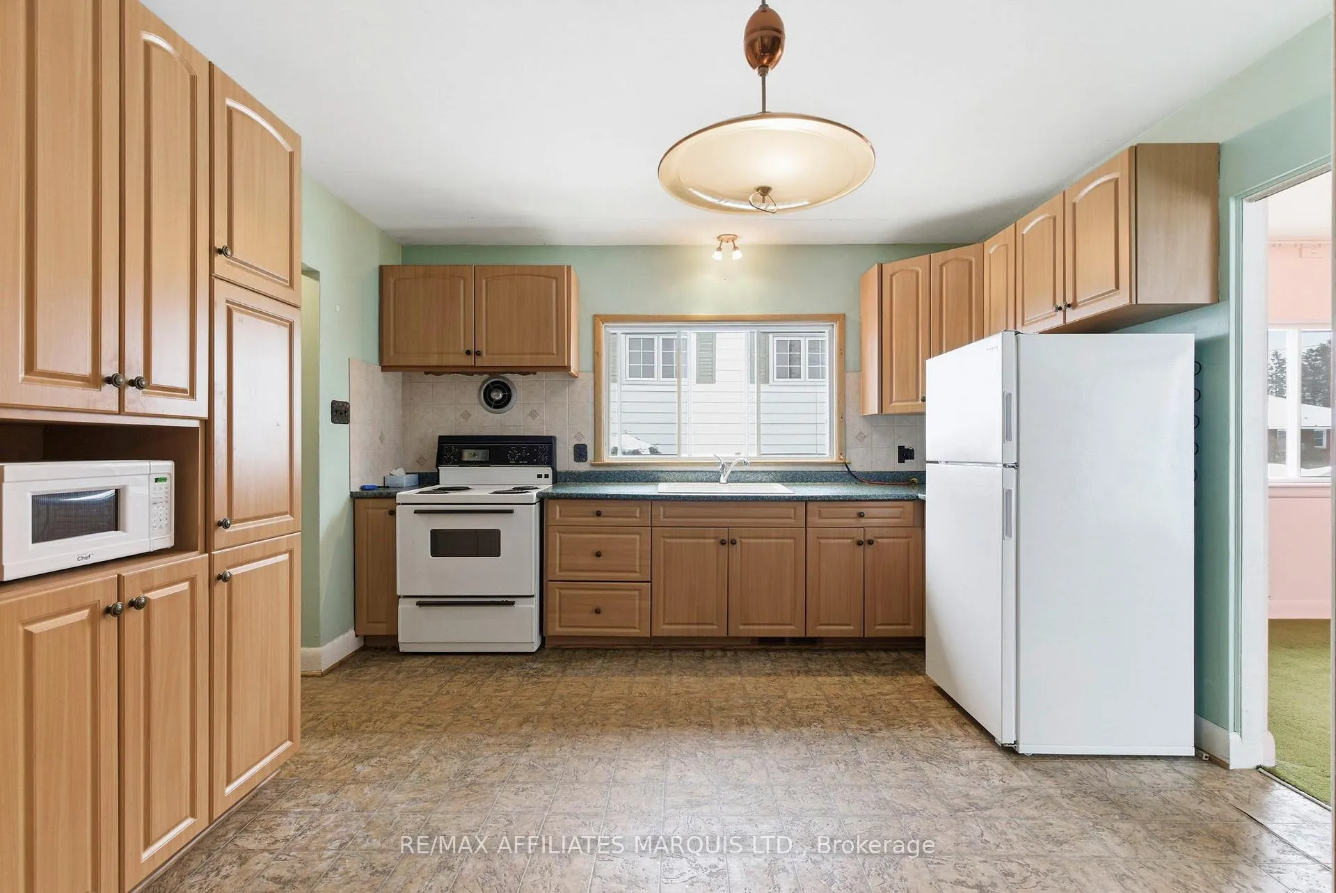 Photo 7 of 217 Pescod Avenue, Cornwall — HOMEH