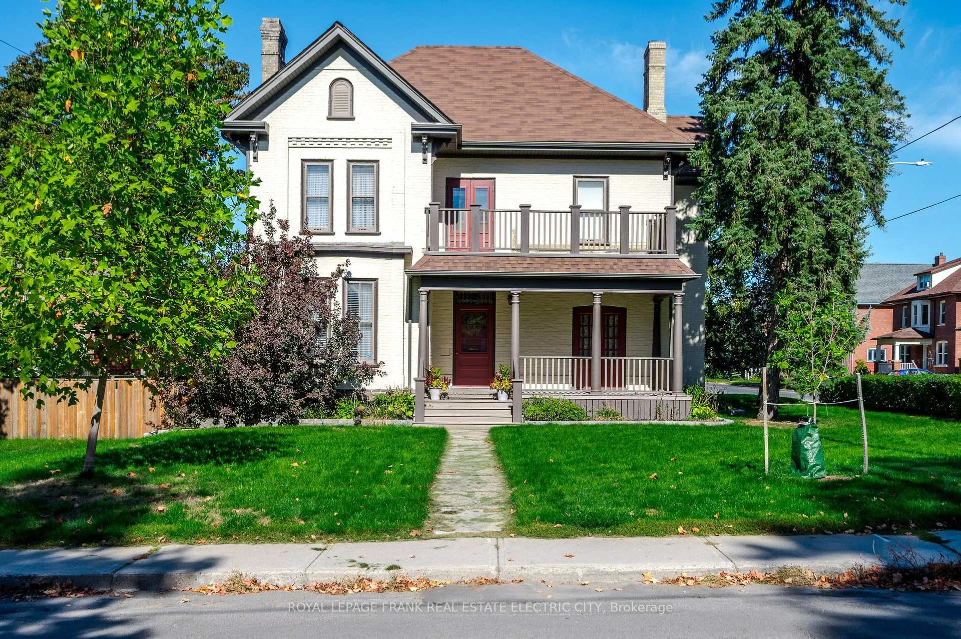 Photo 3 of 452 Hunter Street W, Peterborough, Town Ward 3 — HOMEH
