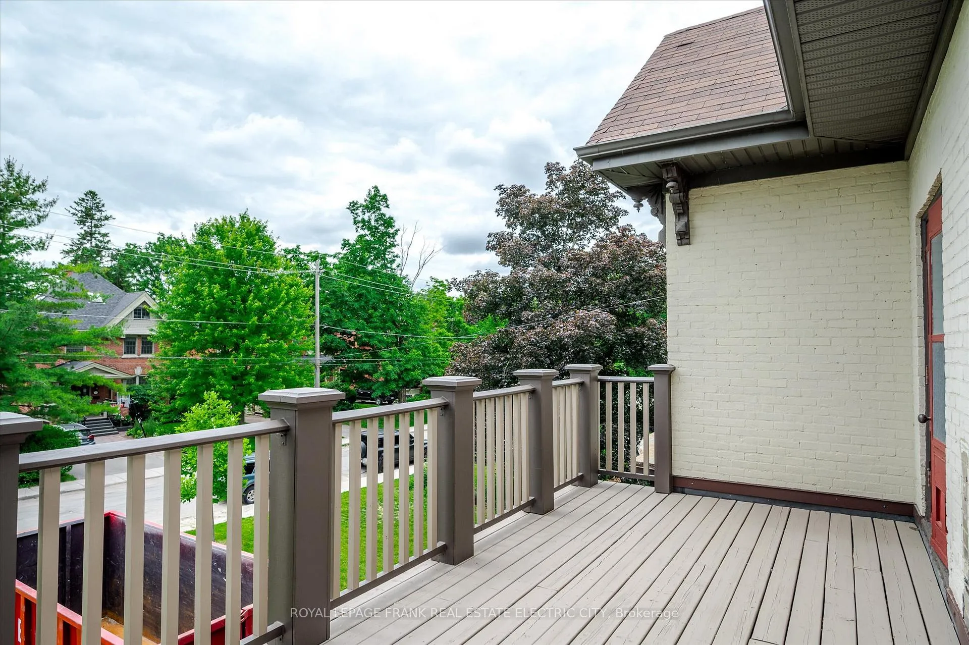 Photo 26 of 452 Hunter Street W, Peterborough, Town Ward 3 — HOMEH