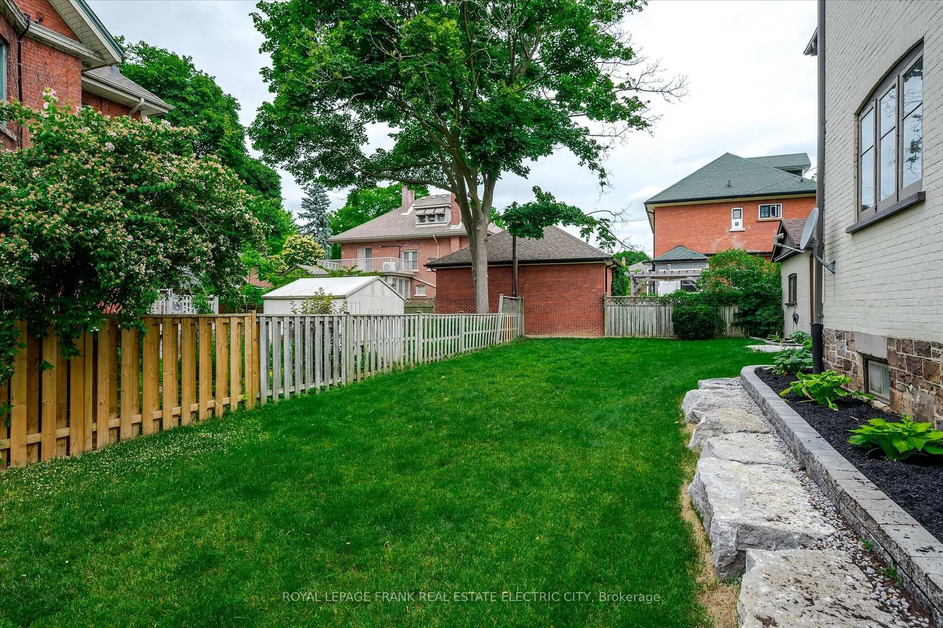 Photo 44 of 452 Hunter Street W, Peterborough, Town Ward 3 — HOMEH