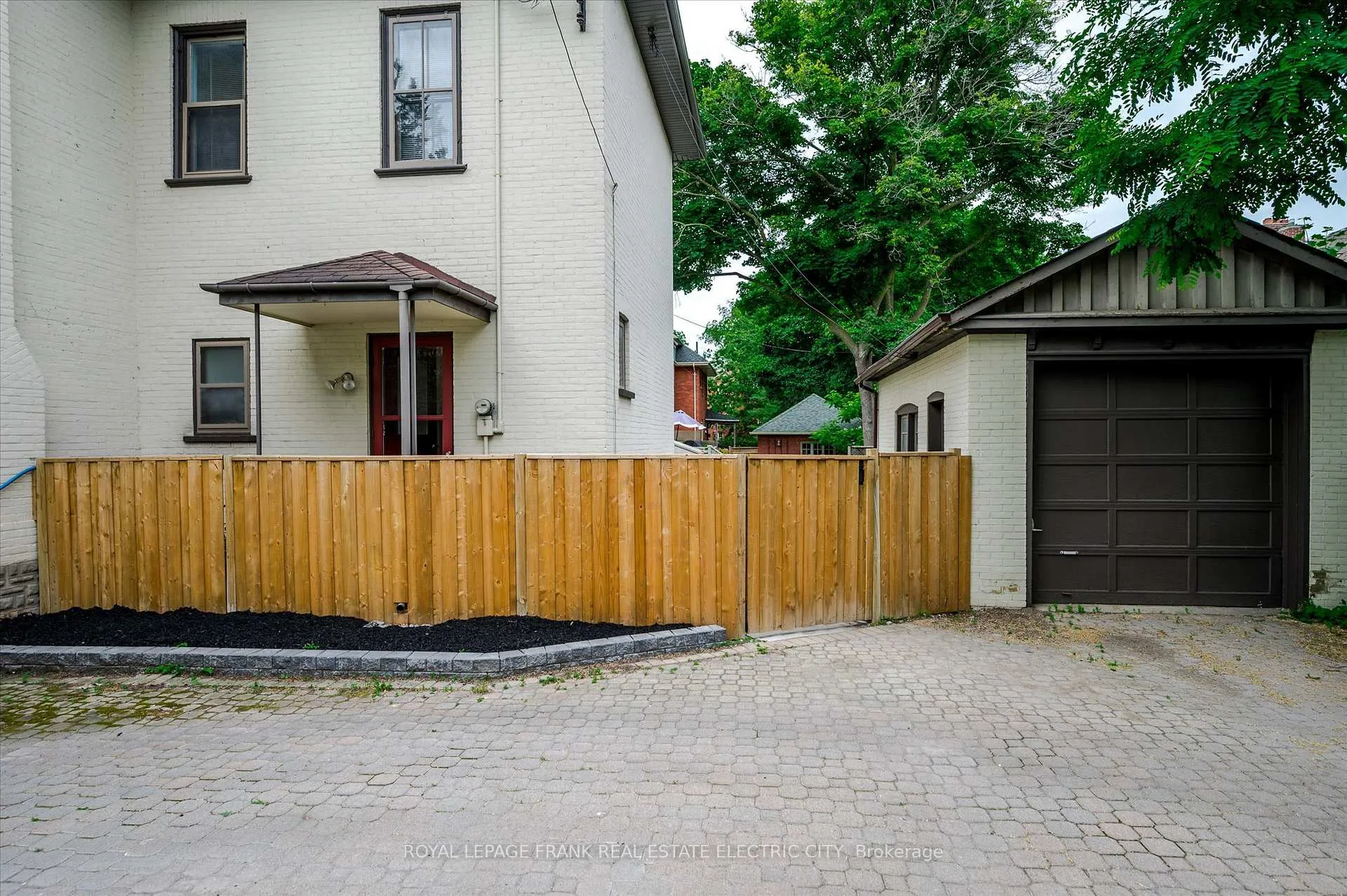 Photo 46 of 452 Hunter Street W, Peterborough, Town Ward 3 — HOMEH