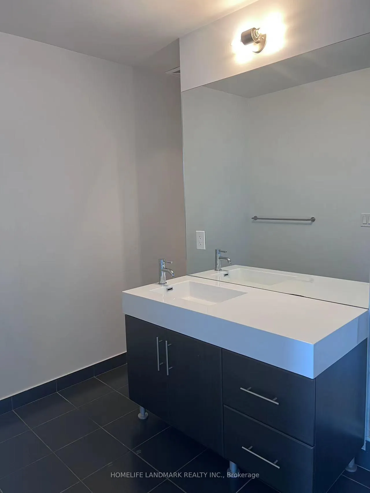 Photo 10 of Unit Lph 05, 35 Brian Peck Crescent, Toronto, Thorncliffe Park — HOMEH