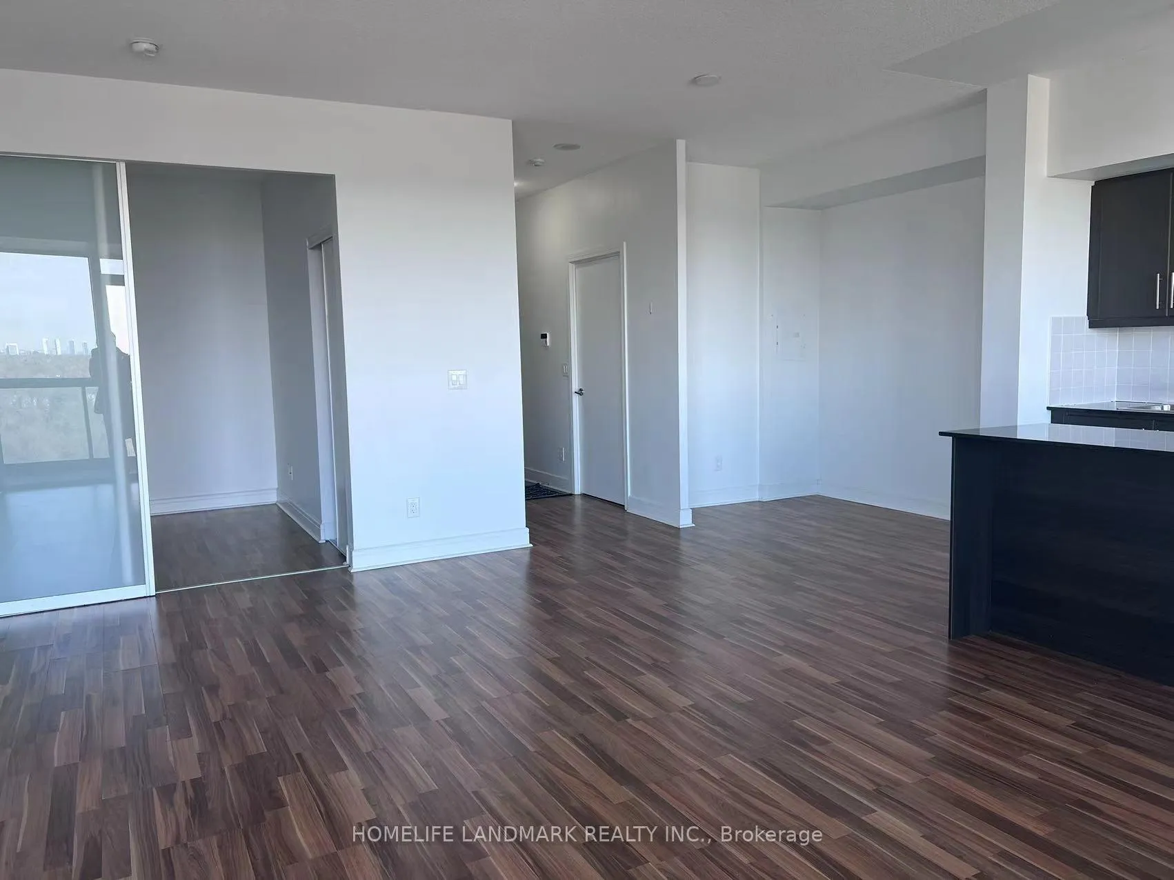 Photo 11 of Unit Lph 05, 35 Brian Peck Crescent, Toronto, Thorncliffe Park — HOMEH