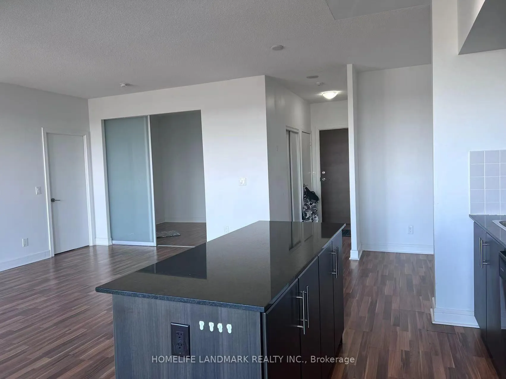 Photo 13 of Unit Lph 05, 35 Brian Peck Crescent, Toronto, Thorncliffe Park — HOMEH