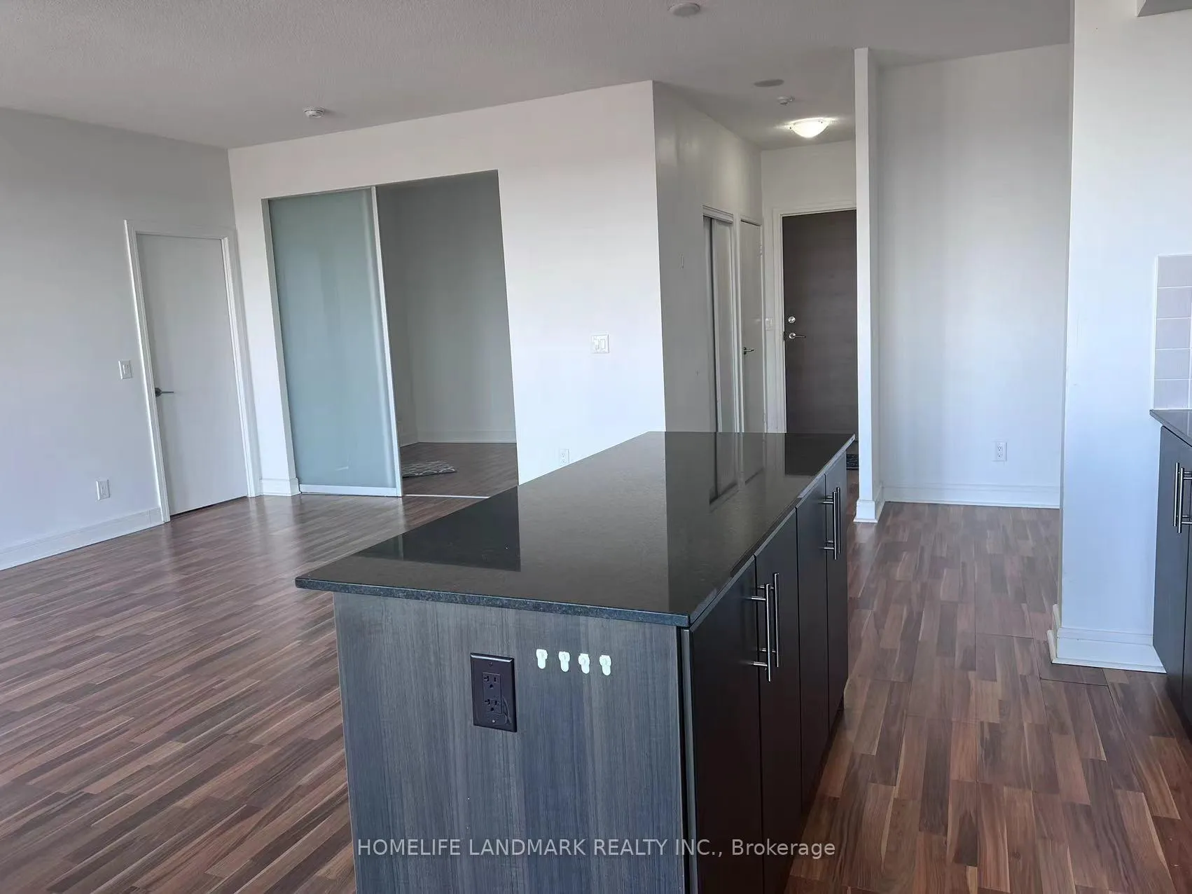 Photo 14 of Unit Lph 05, 35 Brian Peck Crescent, Toronto, Thorncliffe Park — HOMEH