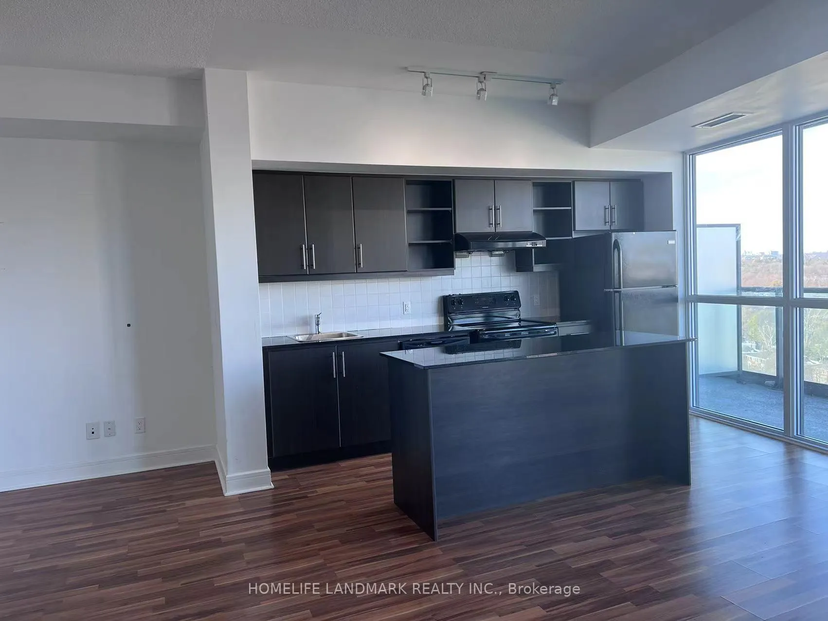 Photo 15 of Unit Lph 05, 35 Brian Peck Crescent, Toronto, Thorncliffe Park — HOMEH