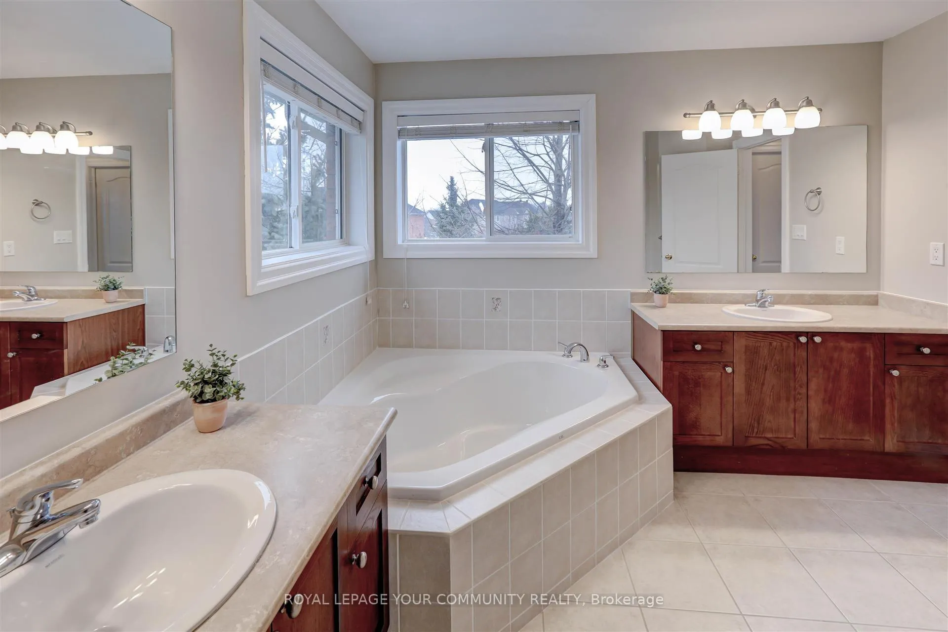 Photo 28 of 17 Rosena Lane, Uxbridge — HOMEH