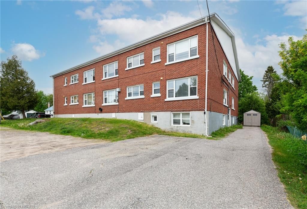 Photo 5 of 810 Ann Street, North Bay, Central — HOMEH