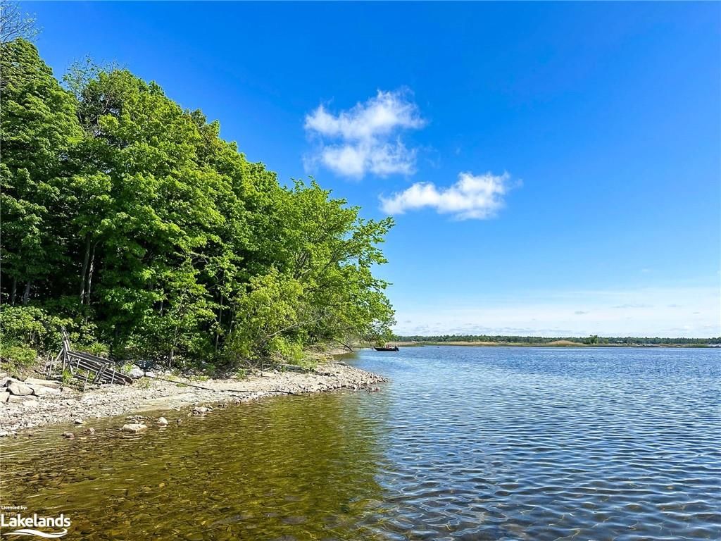 Front of 1460 Island 404/Quarry Island