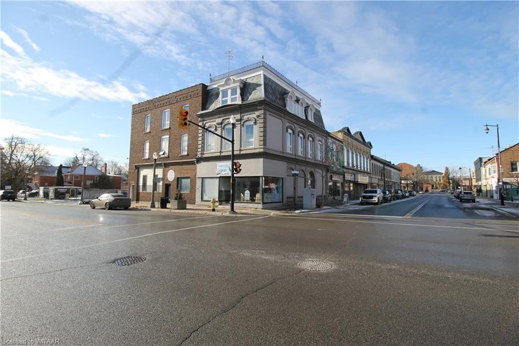 Front of 56 Norfolk Street S