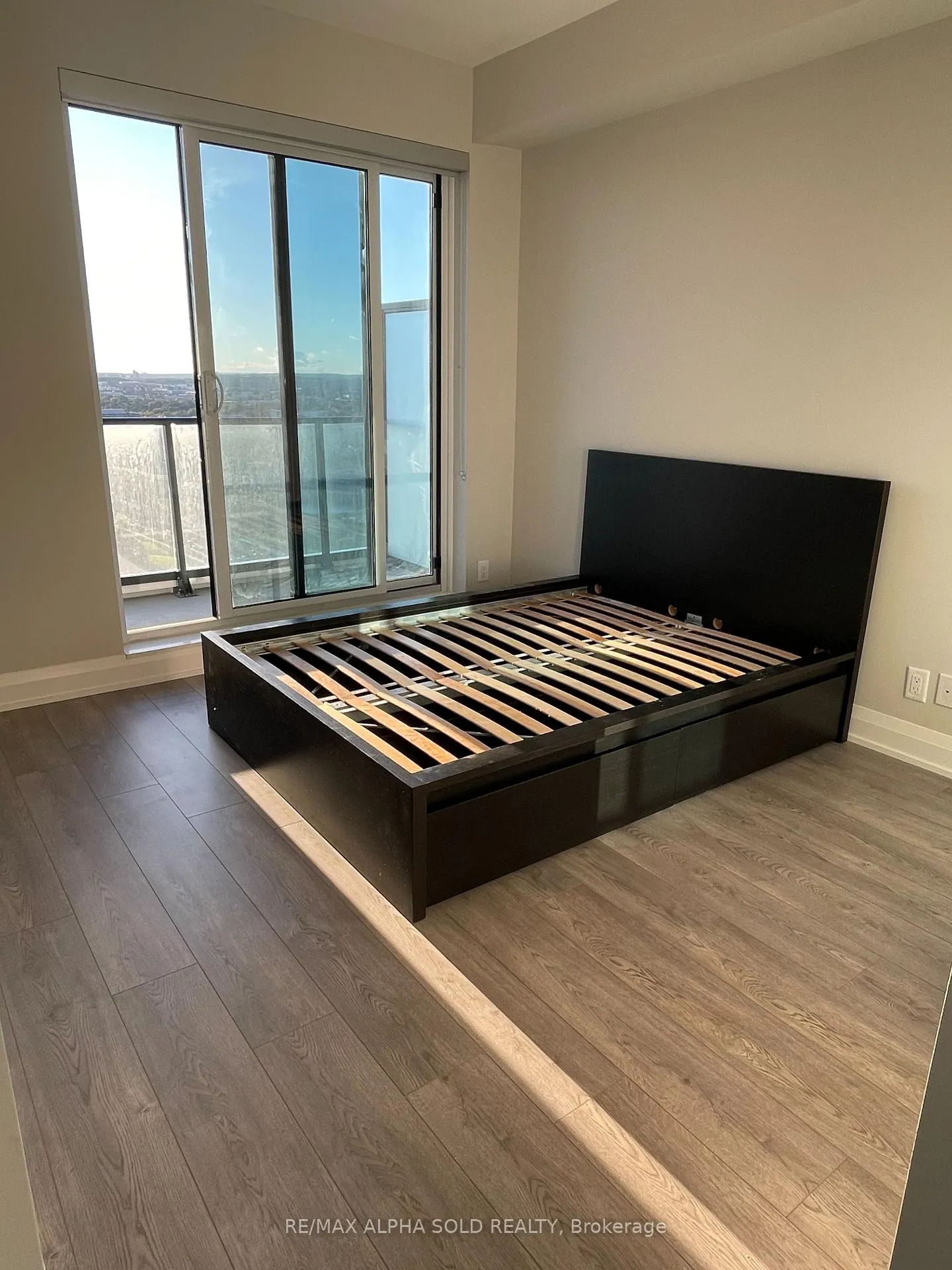 Photo 4 of Unit 3606, 8 Water Walk Drive, Markham, Unionville — HOMEH